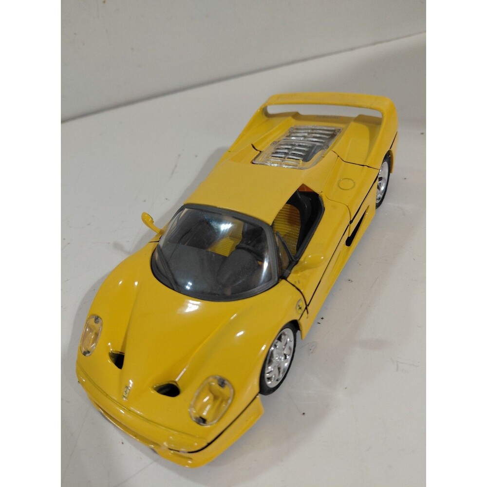 Maisto Die Cast 1/24 Scale Yellow Ferrari F50 Hardtop Supercar